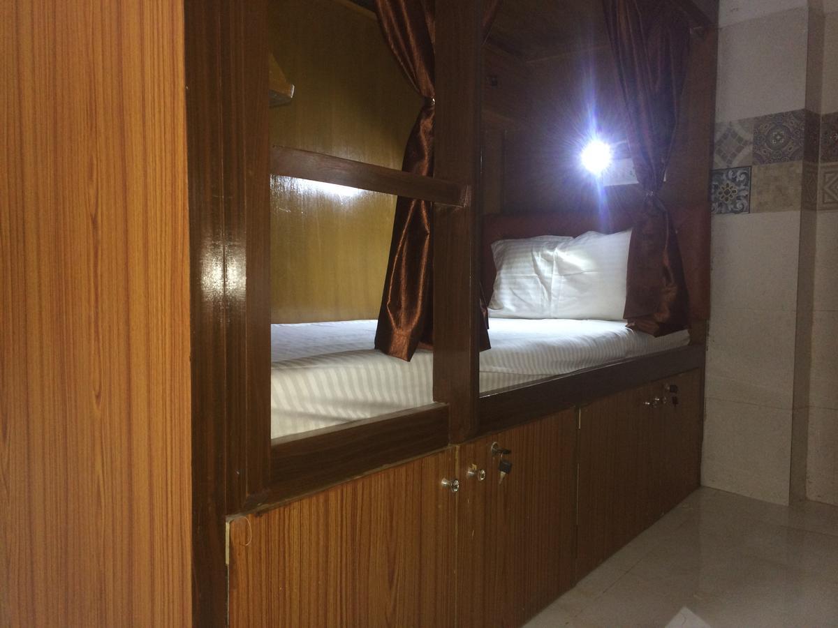 Zara Dormitory Mumbai Bagian luar foto